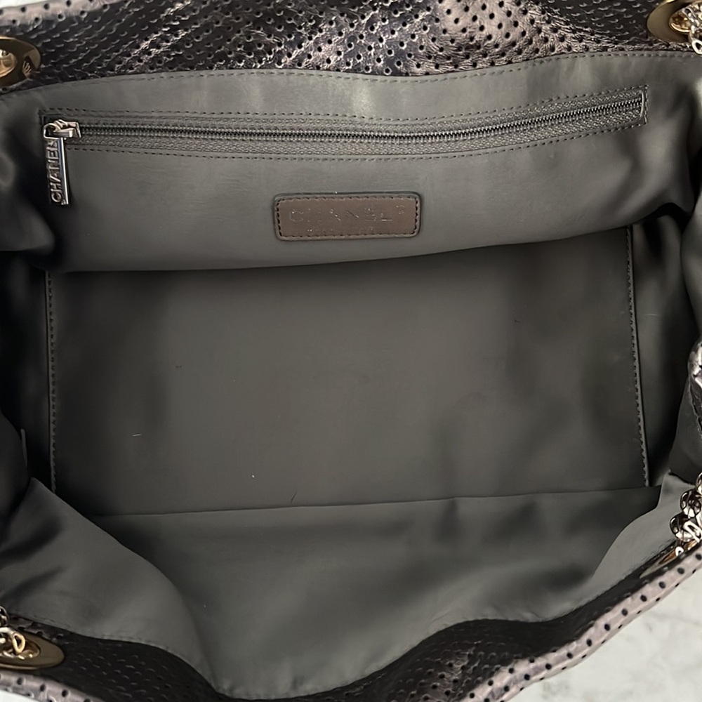 CHANEL Metallic Perforated Drill 2.55 Reissue Chain Classic Flap Bag Silver 🖤 - Picture 14 of 17